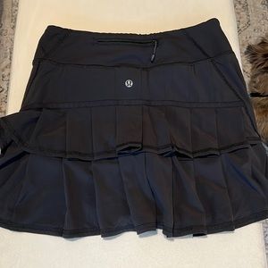 Lululemon skirt size 4 black